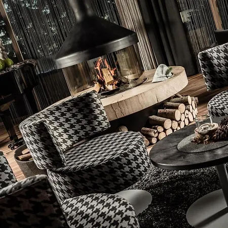Hotel Josef Mountain 4*